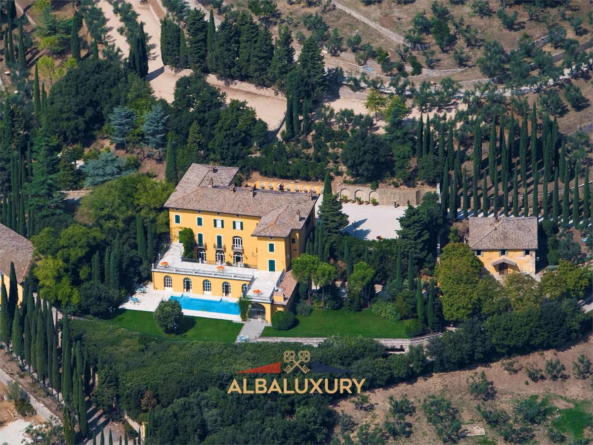 Picture of Villa For Sale in Perugia, Umbria, Italy