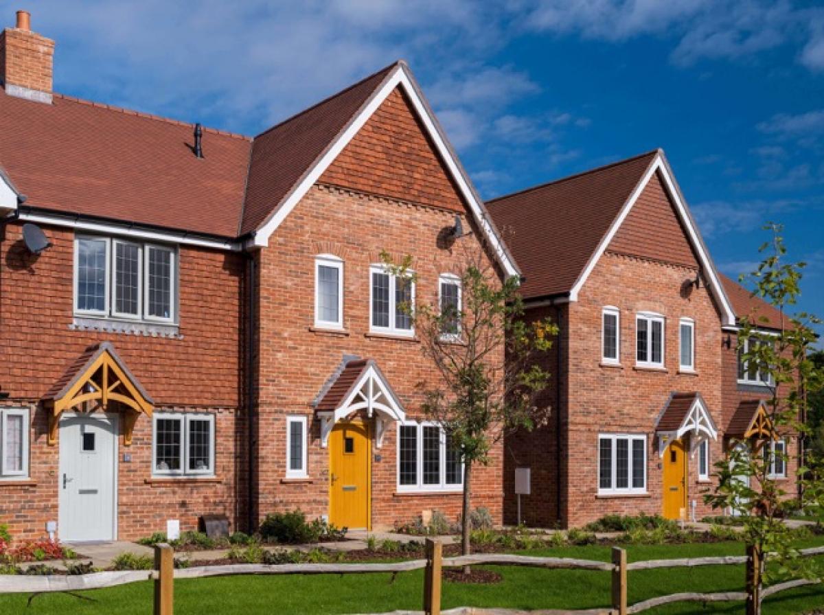 Picture of Home For Sale in Cranleigh, Surrey, United Kingdom