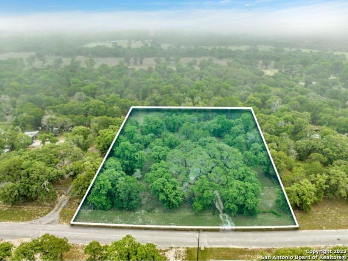 Picture of Residential Land For Sale in La Vernia, Texas, United States