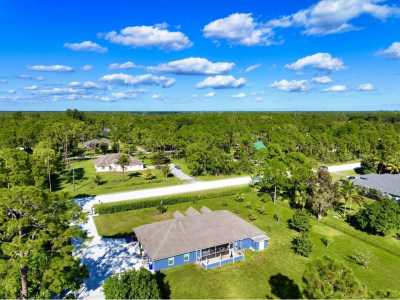Home For Sale in Loxahatchee, Florida