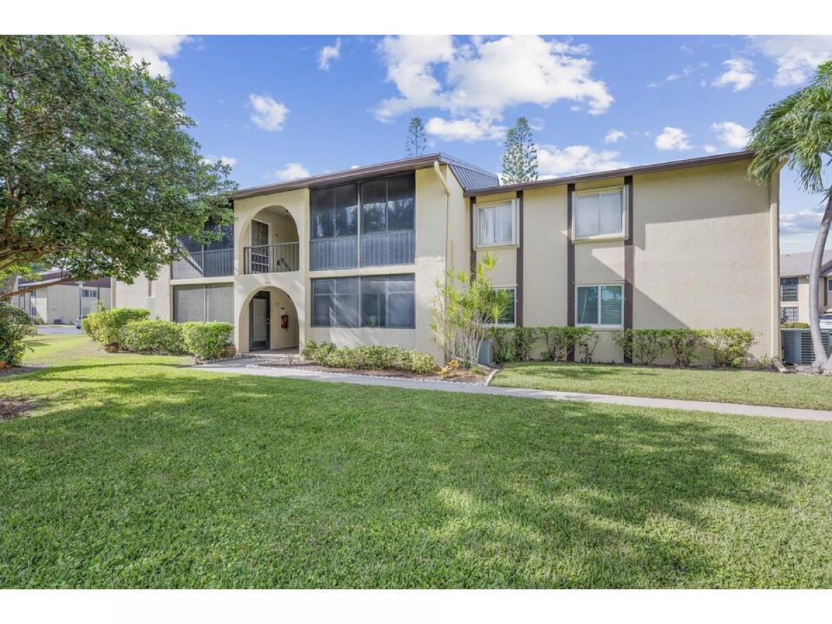 Picture of Home For Sale in Greenacres, Florida, United States