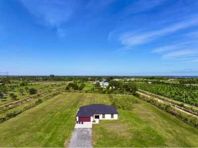 Home For Sale in Loxahatchee, Florida