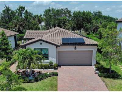 Home For Sale in Royal Palm Beach, Florida