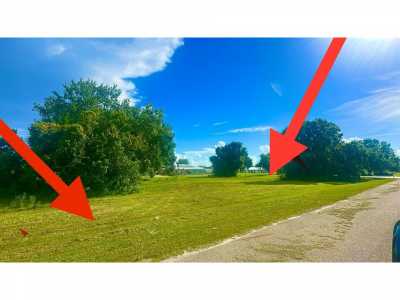 Home For Sale in Okeechobee, Florida