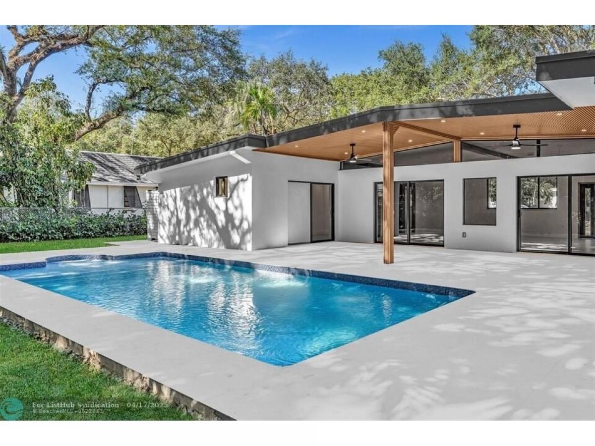 Picture of Home For Sale in North Miami Beach, Florida, United States