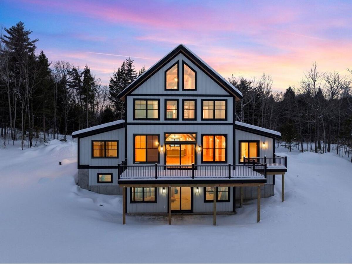 Picture of Home For Sale in Ossipee, New Hampshire, United States