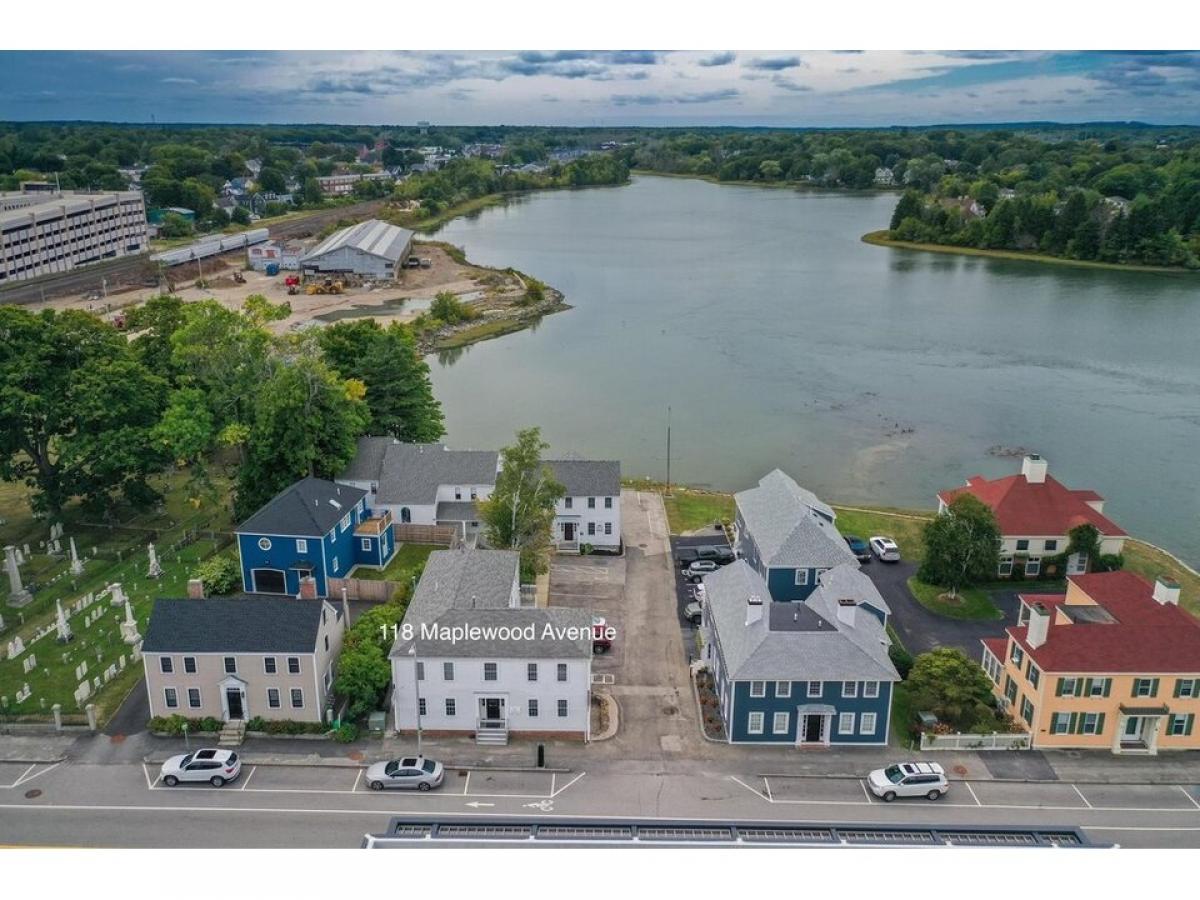 Picture of Home For Sale in Portsmouth, New Hampshire, United States