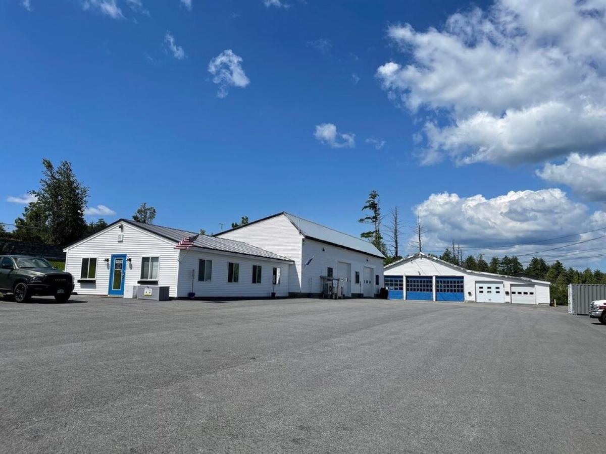 Picture of Home For Sale in Tilton, New Hampshire, United States