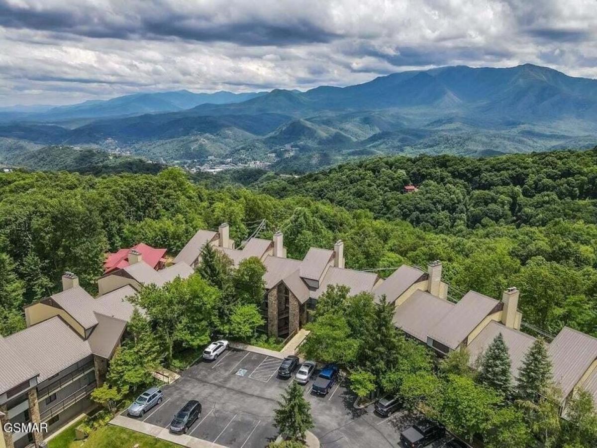 Picture of Home For Sale in Gatlinburg, Tennessee, United States