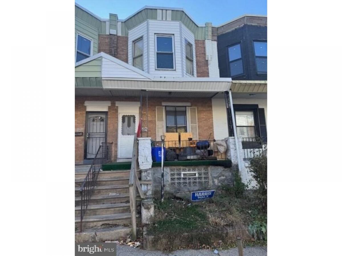 Picture of Home For Sale in Philadelphia, Pennsylvania, United States