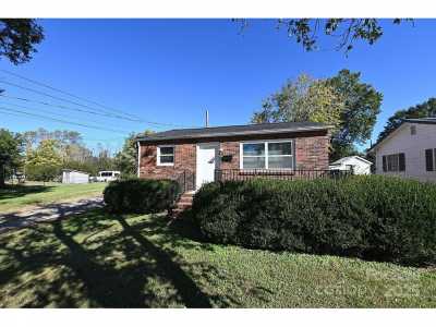 Home For Sale in Newton, North Carolina