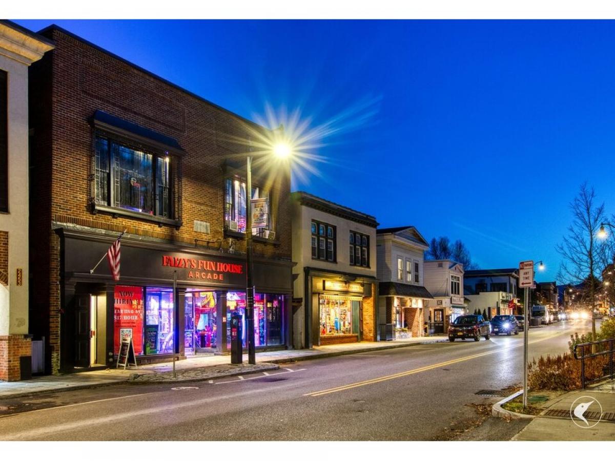 Picture of Home For Sale in Lake Placid, New York, United States