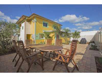 Commercial Building For Sale in New Smyrna Beach, Florida