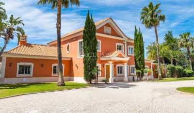 Villa For Sale in OlhÃ£o, Portugal