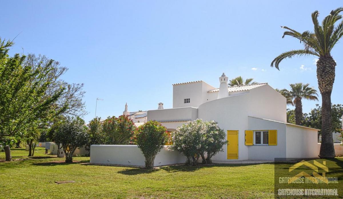 Picture of Villa For Sale in Vilamoura, Algarve, Portugal