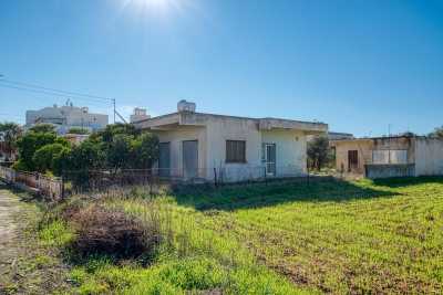 Bungalow For Sale in Dherynia, Cyprus