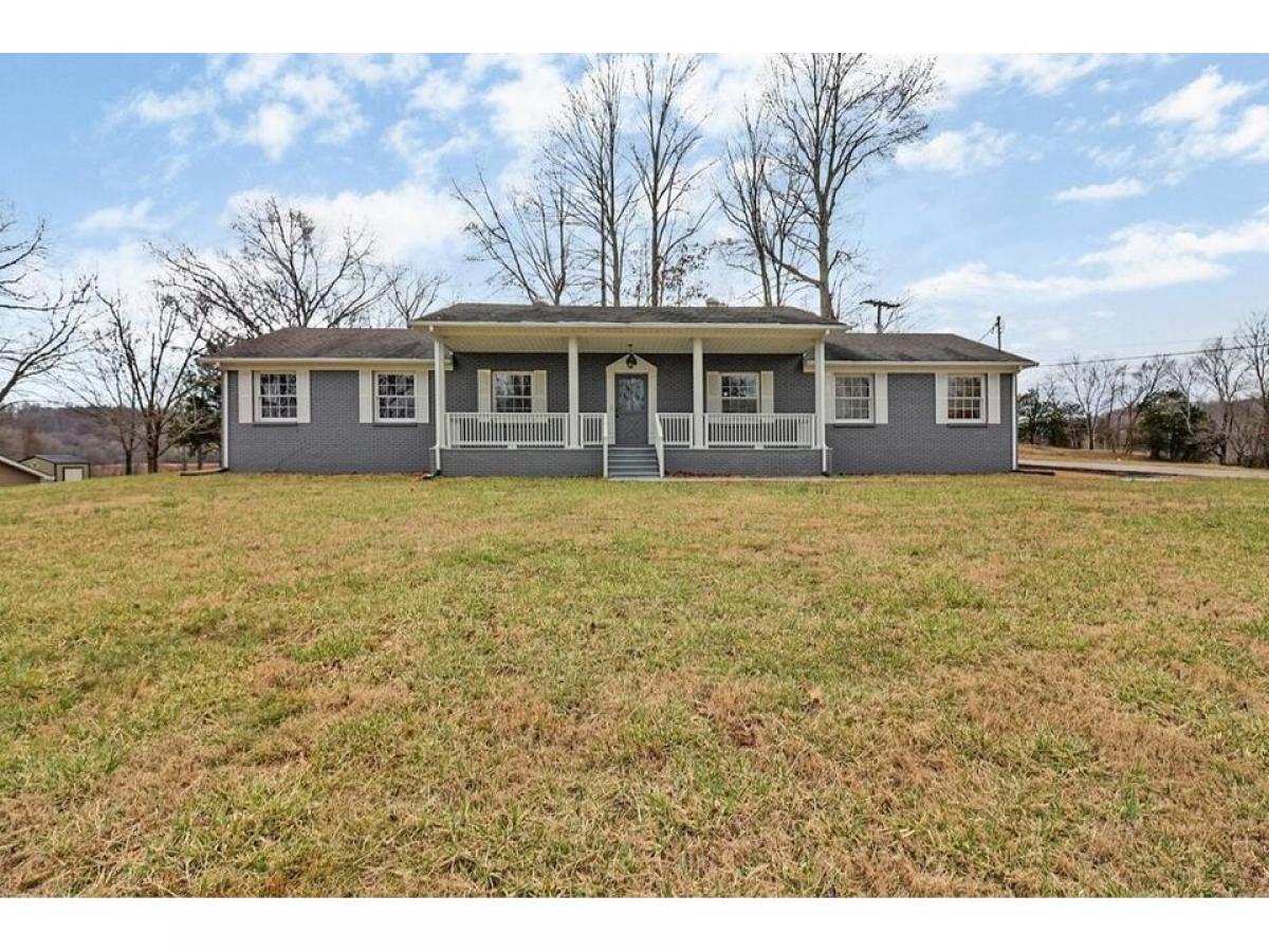 Picture of Home For Sale in Byrdstown, Tennessee, United States