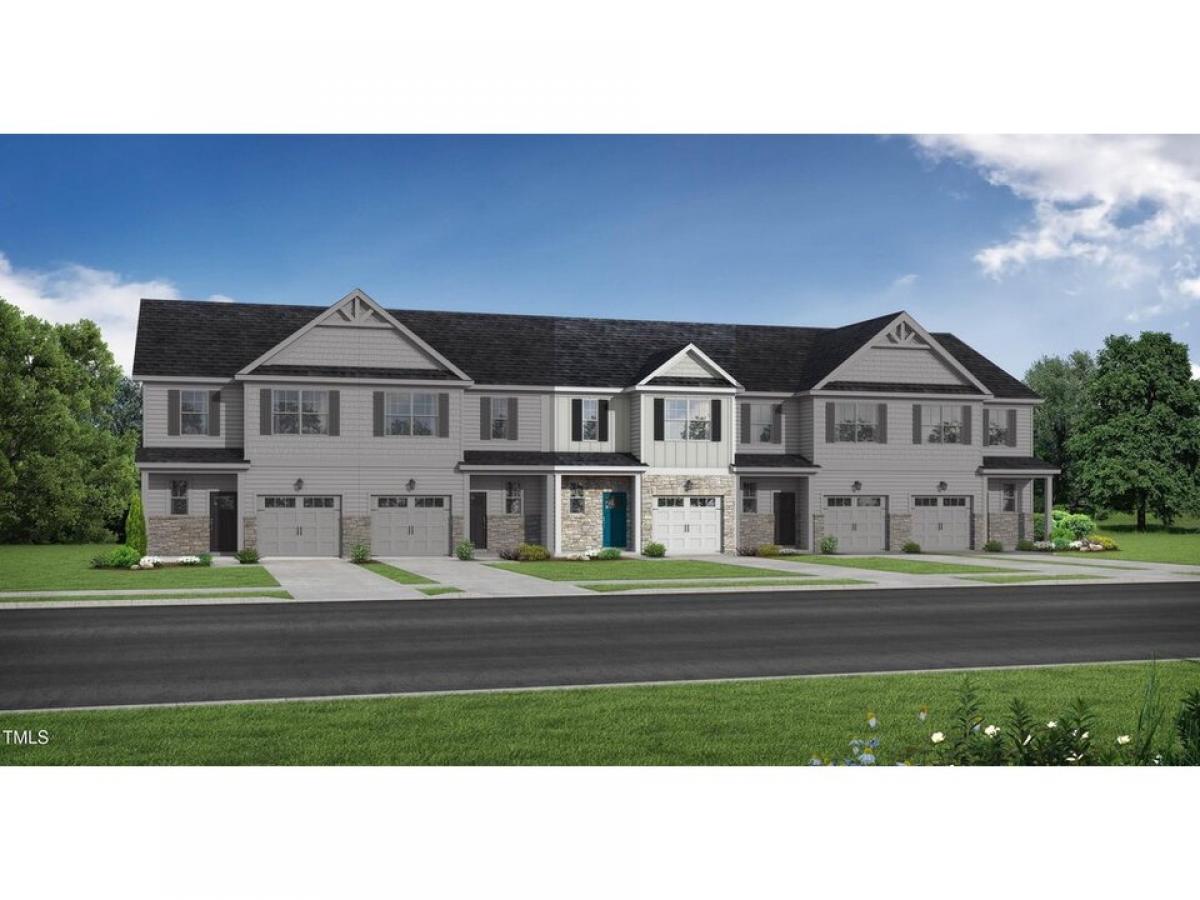 Picture of Home For Sale in Fuquay Varina, North Carolina, United States