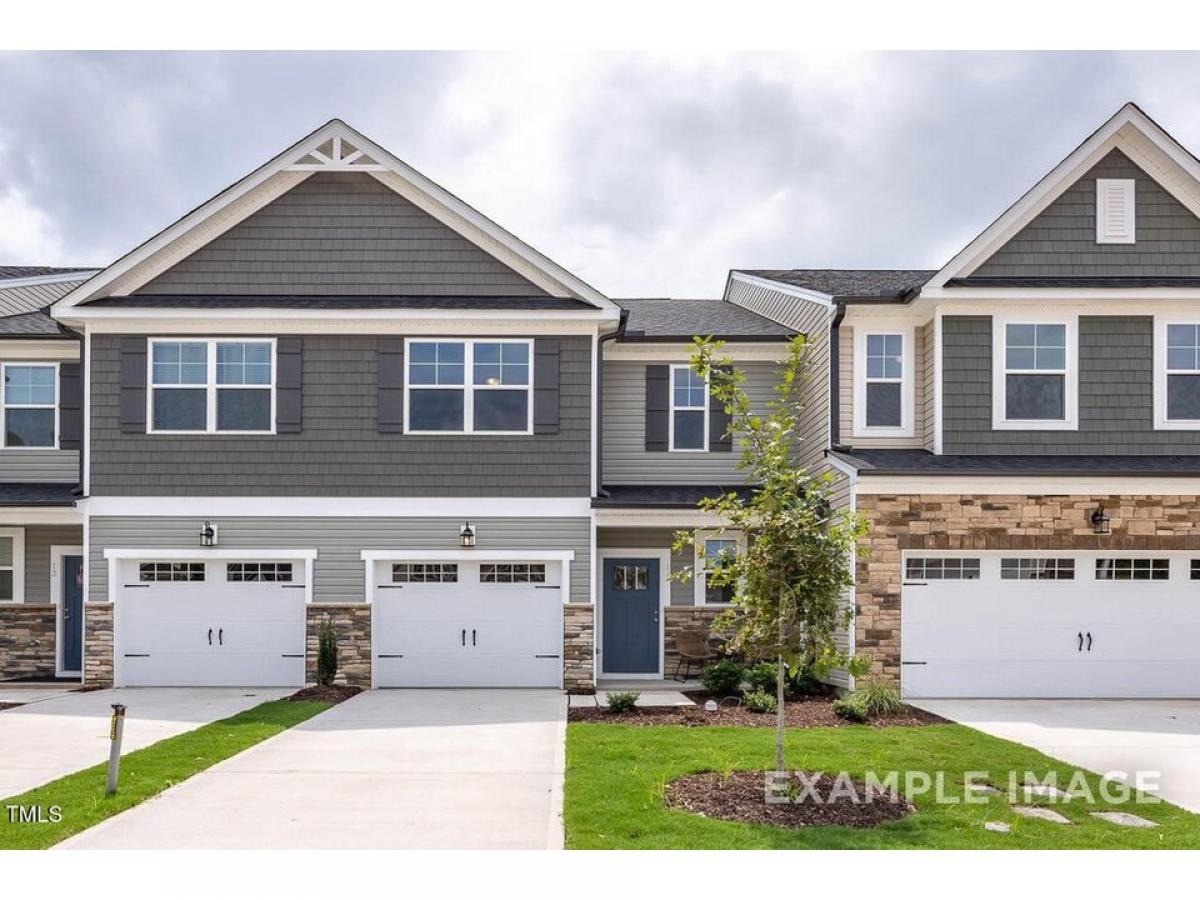 Picture of Home For Sale in Fuquay Varina, North Carolina, United States