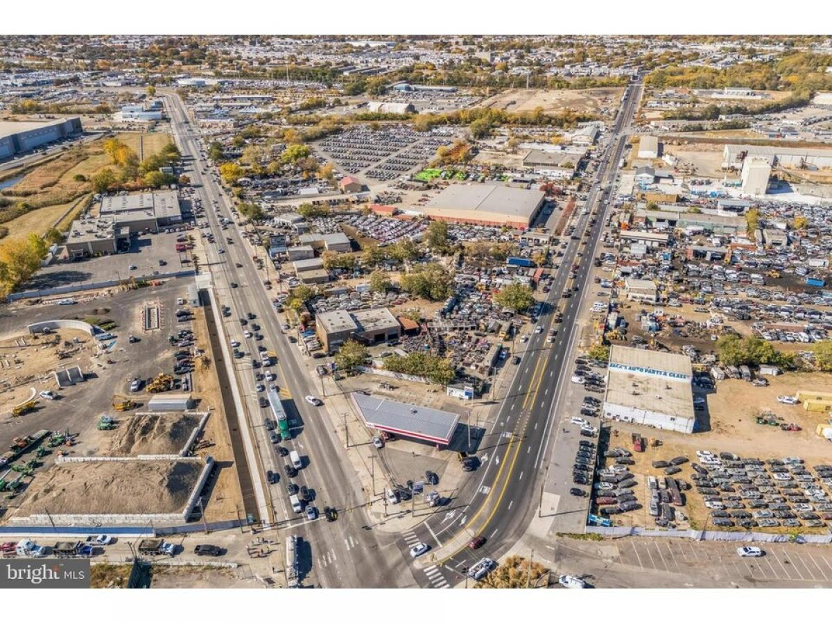 Picture of Home For Sale in Philadelphia, Pennsylvania, United States