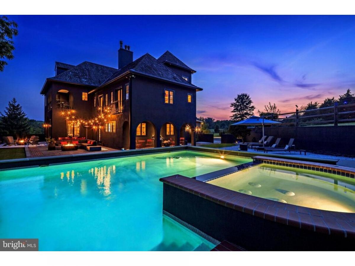 Picture of Home For Sale in Quakertown, Pennsylvania, United States