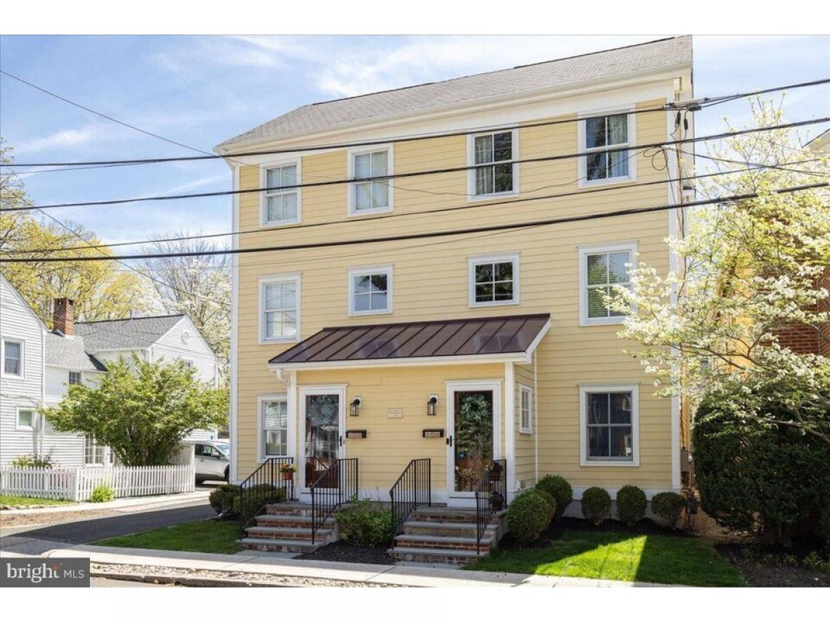 Picture of Home For Sale in Doylestown, Pennsylvania, United States