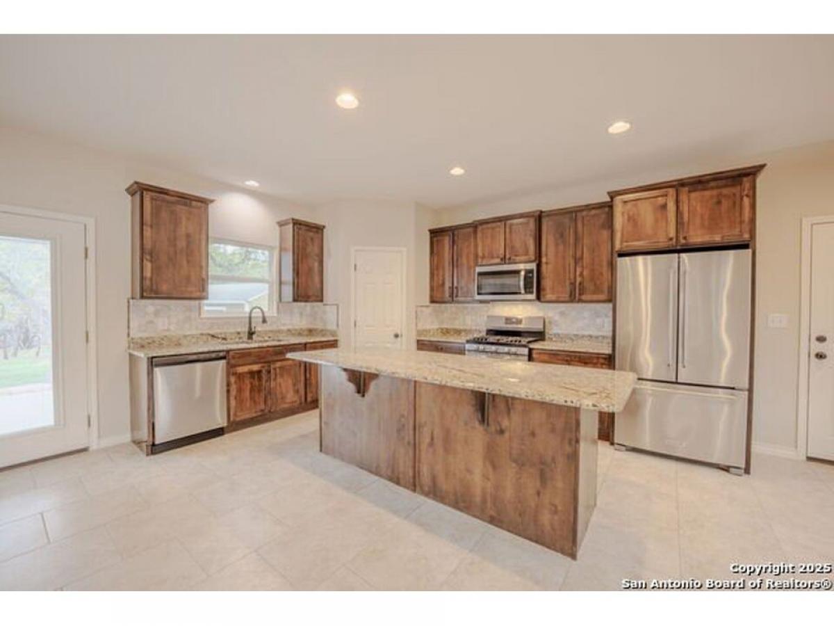 Picture of Home For Sale in Canyon Lake, Texas, United States