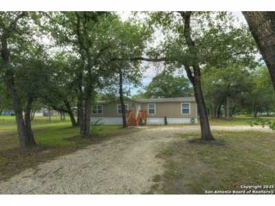 Home For Sale in La Vernia, Texas
