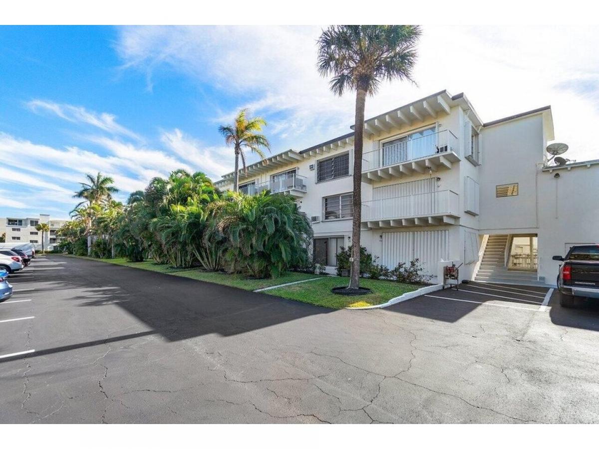 Picture of Home For Sale in South Palm Beach, Florida, United States