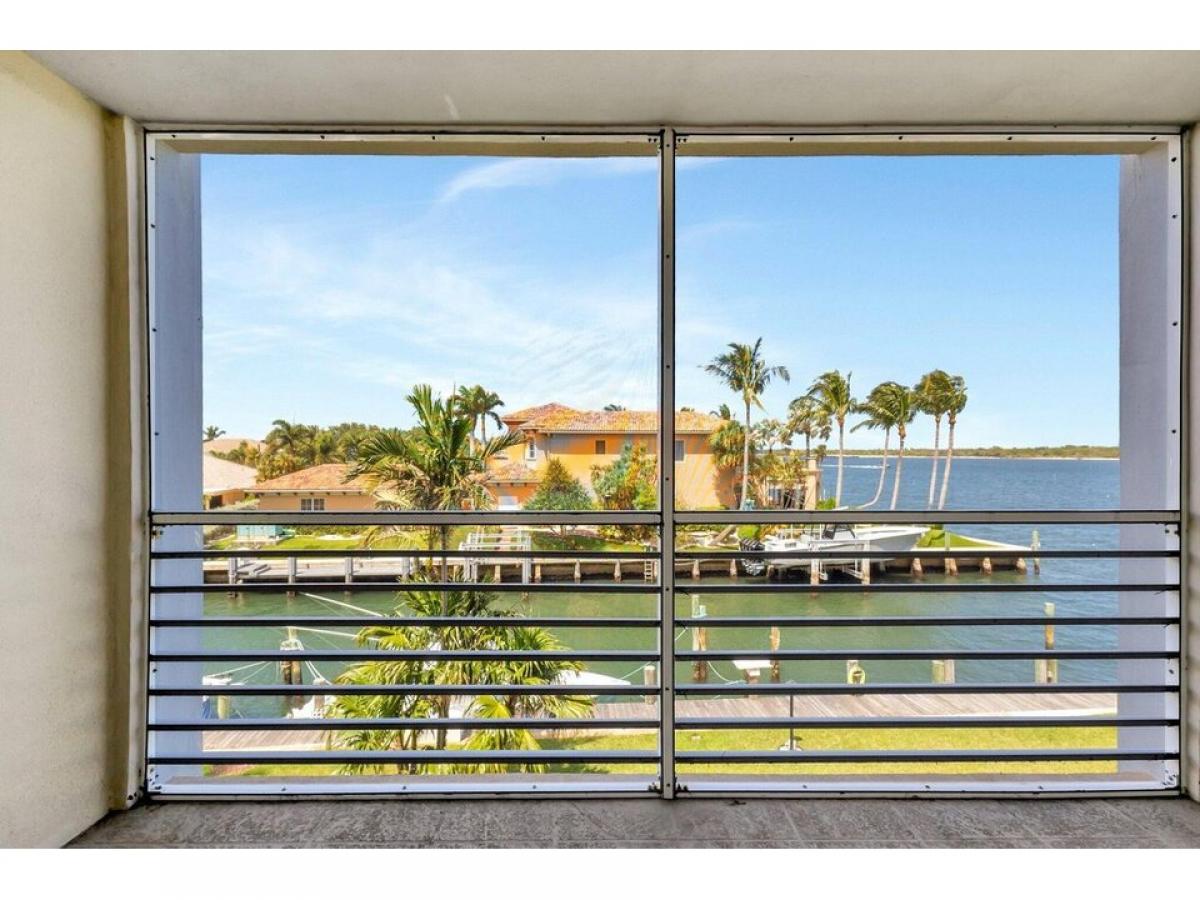 Picture of Home For Sale in North Palm Beach, Florida, United States