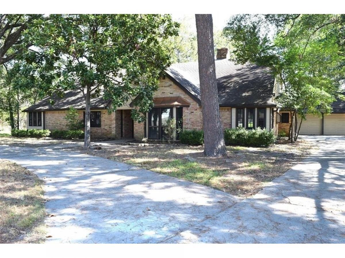 Picture of Home For Sale in Conroe, Texas, United States