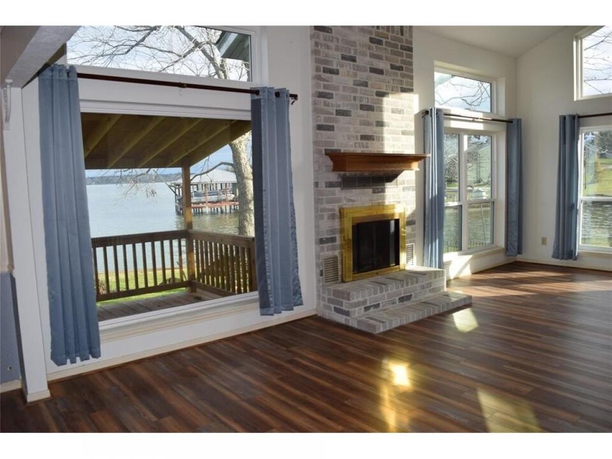 Picture of Home For Sale in Coldspring, Texas, United States