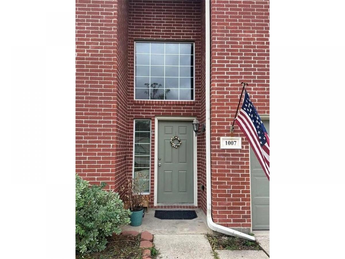 Picture of Home For Sale in Conroe, Texas, United States