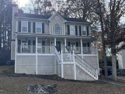 Home For Sale in Powder Springs, Georgia