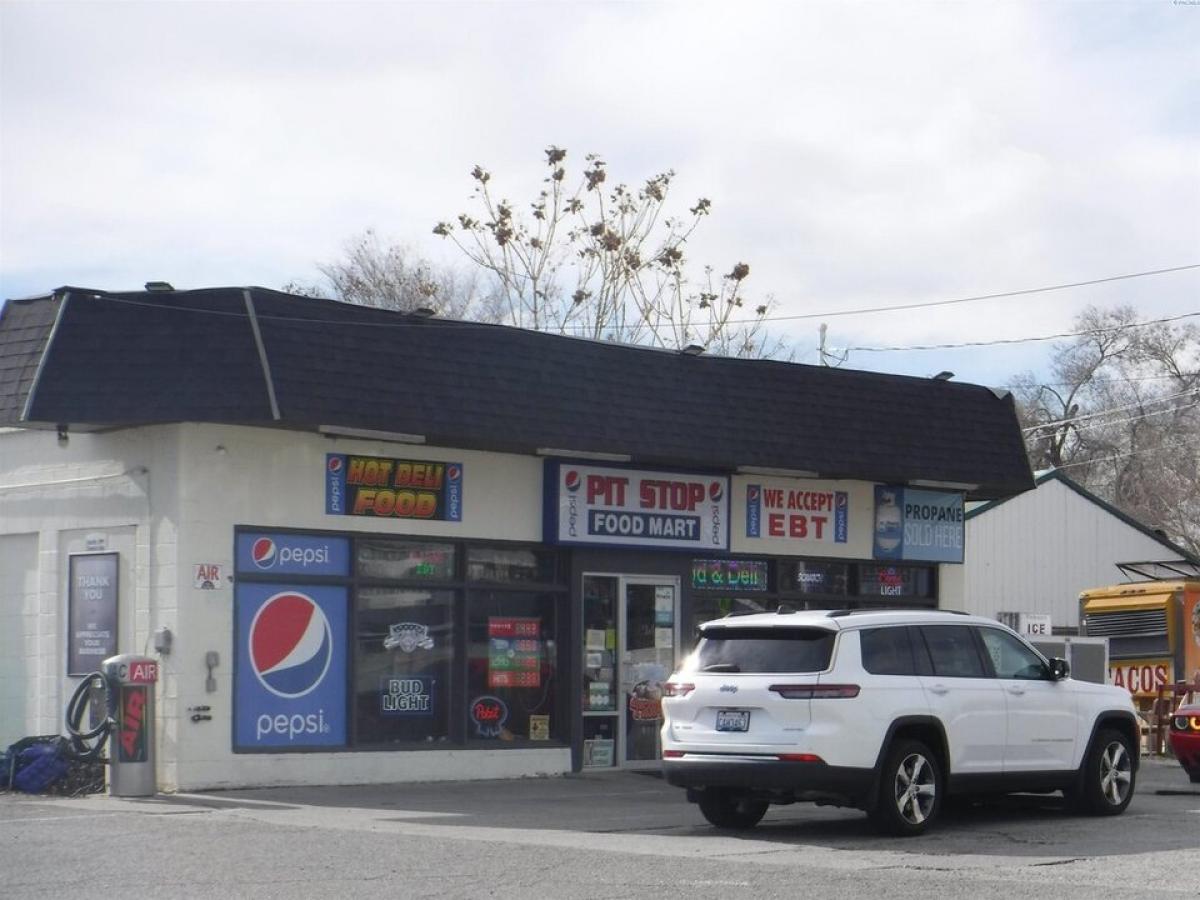 Picture of Home For Sale in West Richland, Washington, United States
