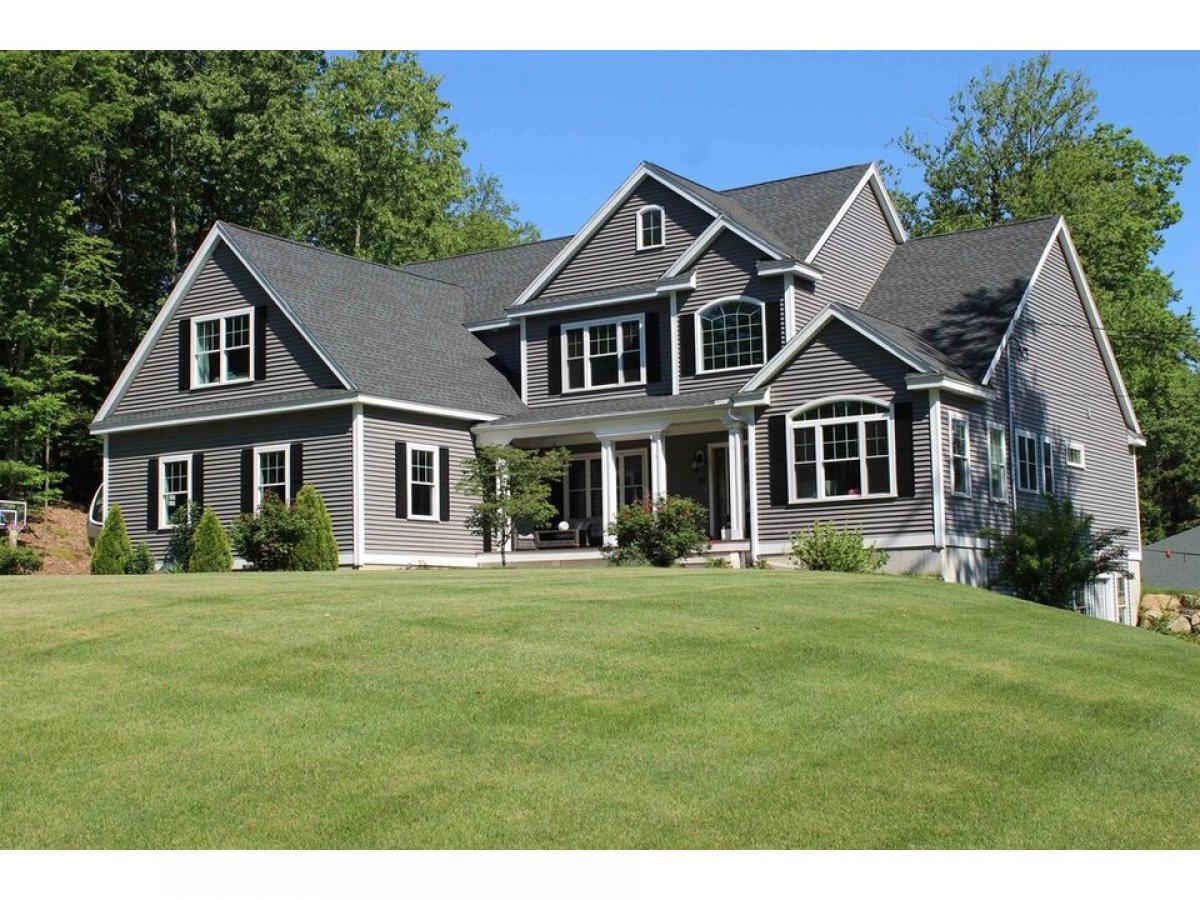 Picture of Home For Sale in Danville, New Hampshire, United States