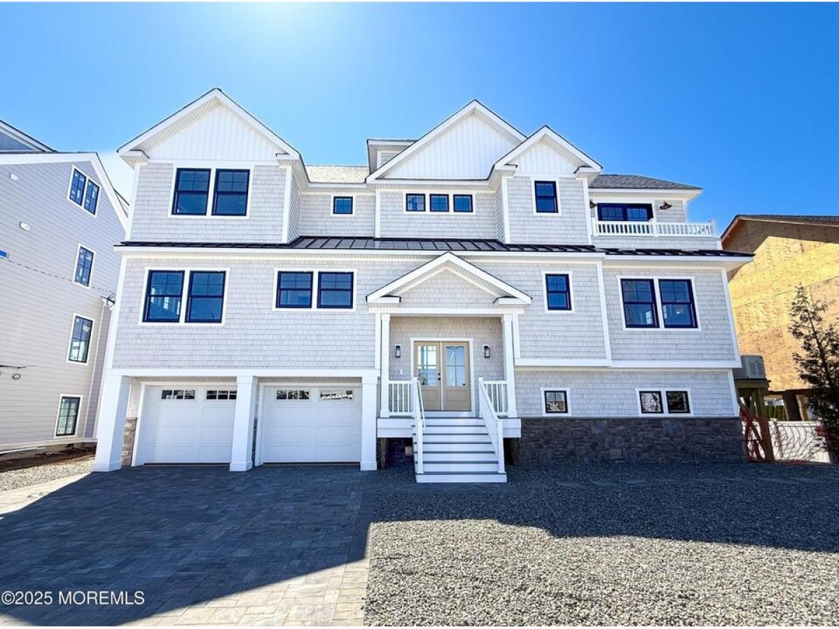 Picture of Home For Sale in Mantoloking, New Jersey, United States
