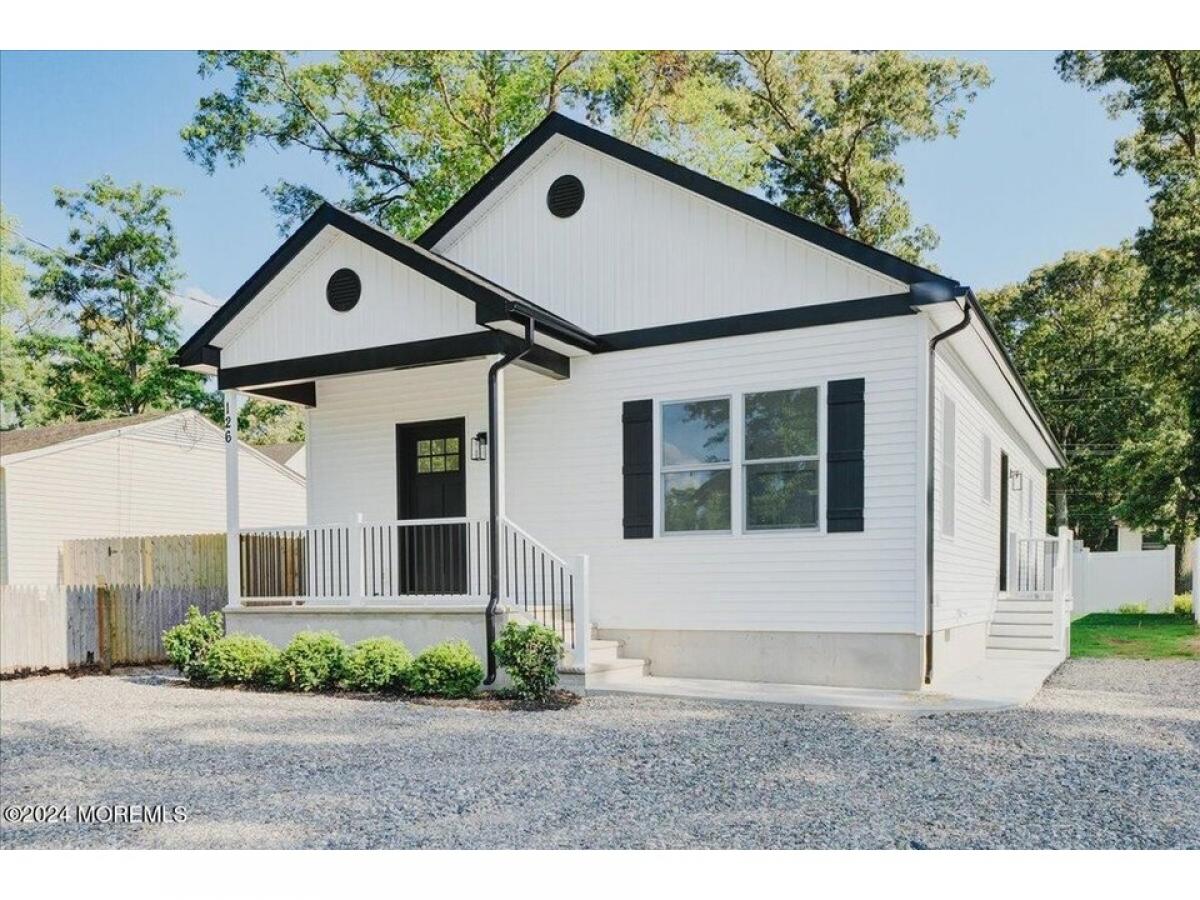 Picture of Home For Sale in Ocean Gate, New Jersey, United States