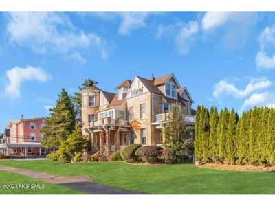 Home For Sale in Spring Lake, New Jersey