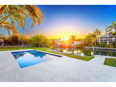 Home For Sale in Saddle Bunch, Florida