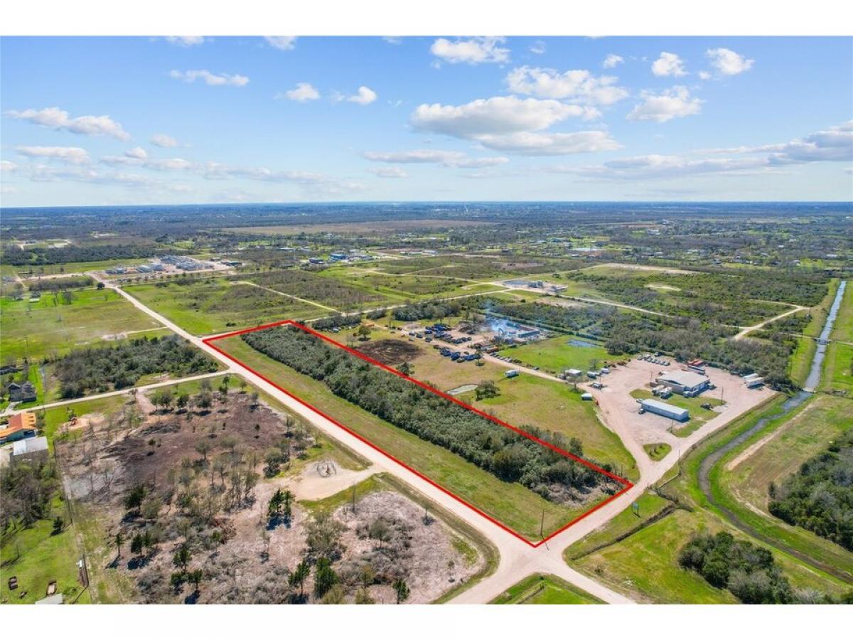 Picture of Residential Land For Sale in Alvin, Texas, United States