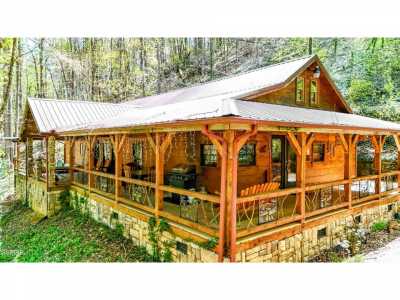 Home For Sale in Townsend, Tennessee