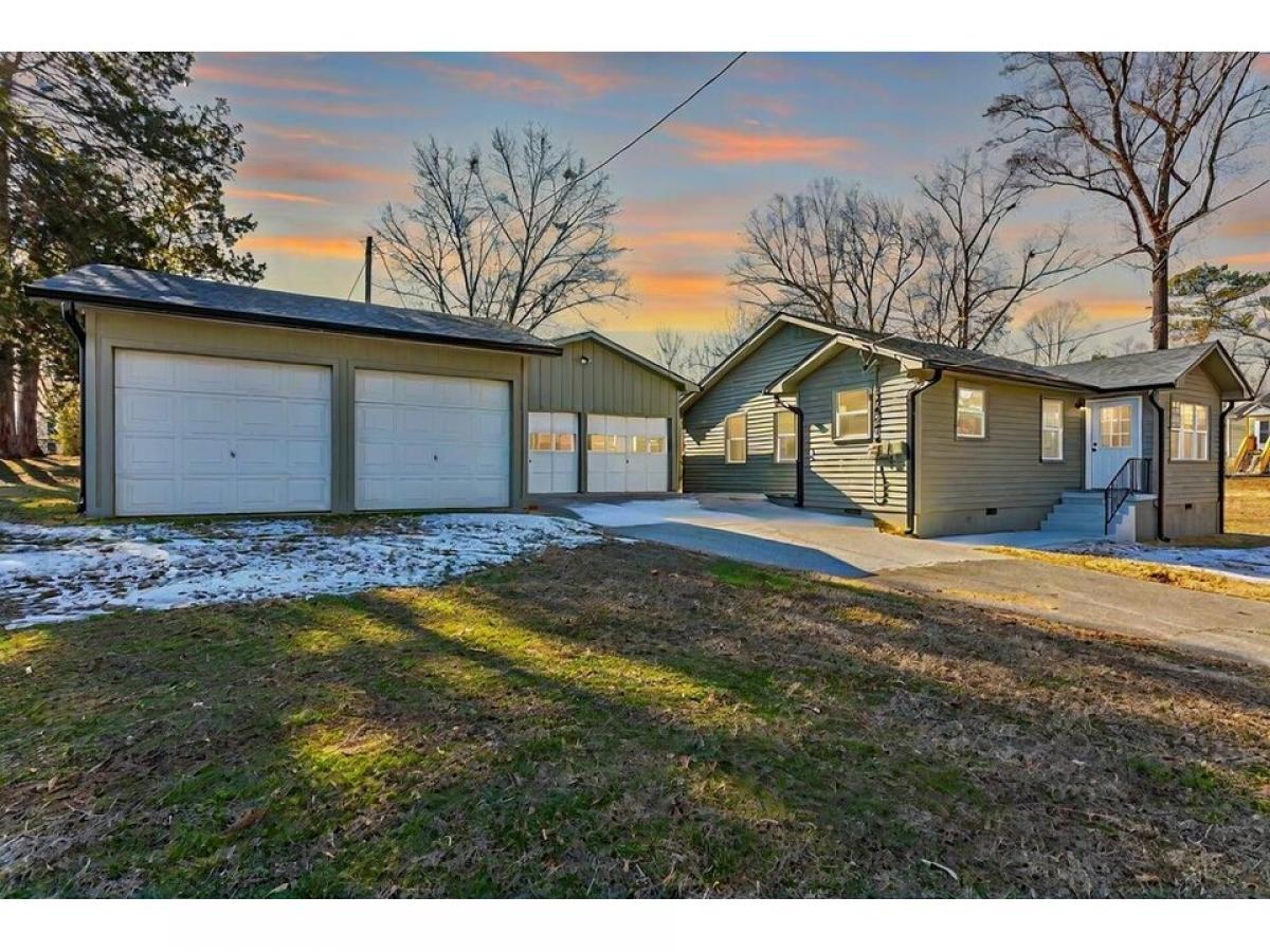 Picture of Home For Sale in Trion, Georgia, United States