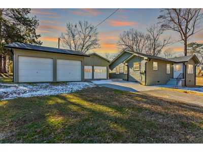 Home For Sale in Trion, Georgia