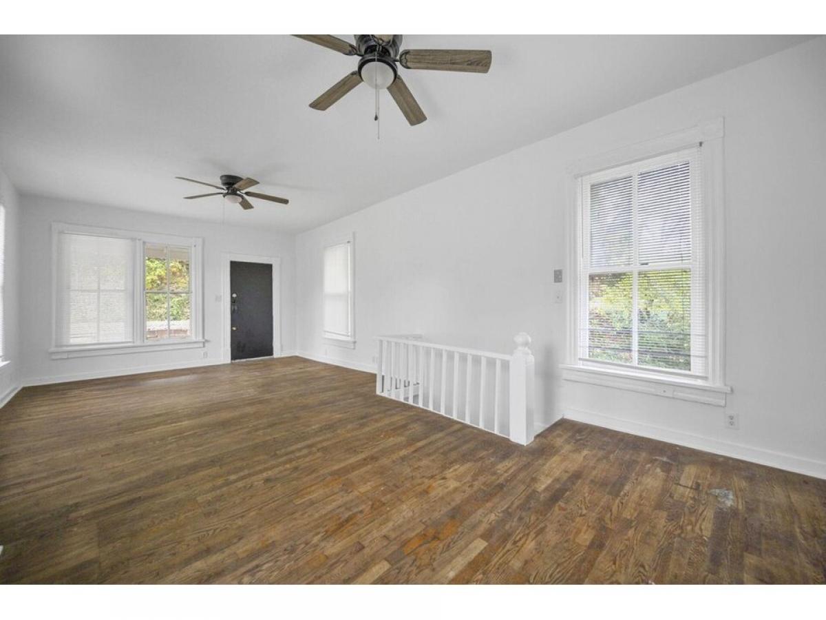 Picture of Home For Sale in Chattanooga, Tennessee, United States