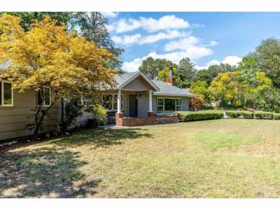 Home For Sale in Ukiah, California