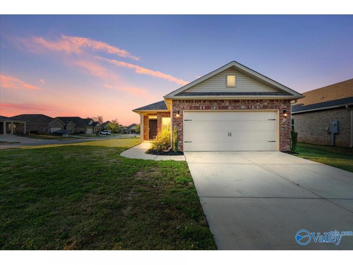 Picture of Home For Sale in New Market, Alabama, United States