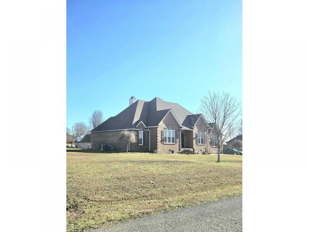 Picture of Home For Sale in Smithville, Tennessee, United States
