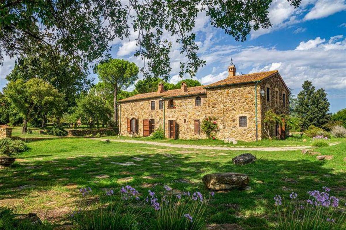 Picture of Home For Sale in Monterotondo Marittimo, Tuscany, Italy