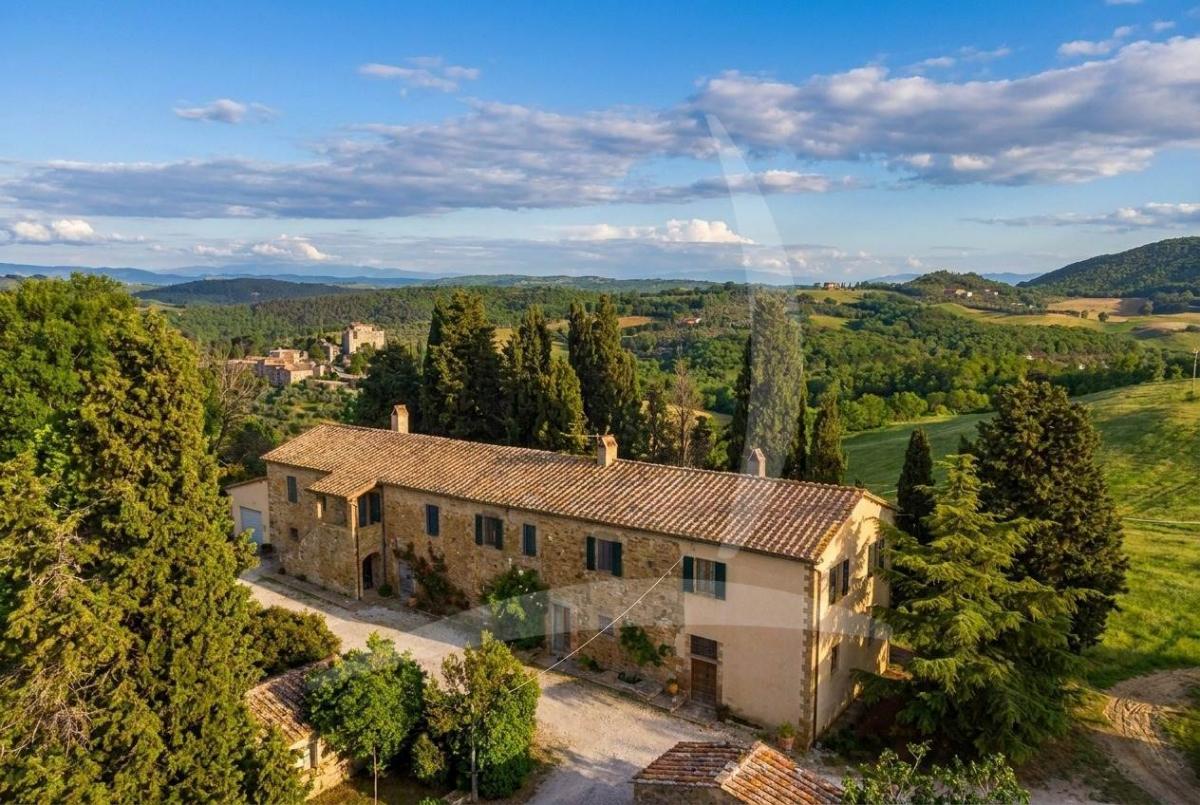 Picture of Villa For Sale in Montalcino, Tuscany, Italy